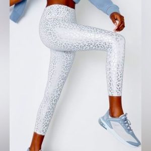 Fabletics Define Powerhold High Waisted 7/8 Legging in Foil Stealth size Small